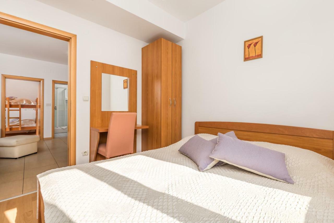 Villas Kampor Екстериор снимка