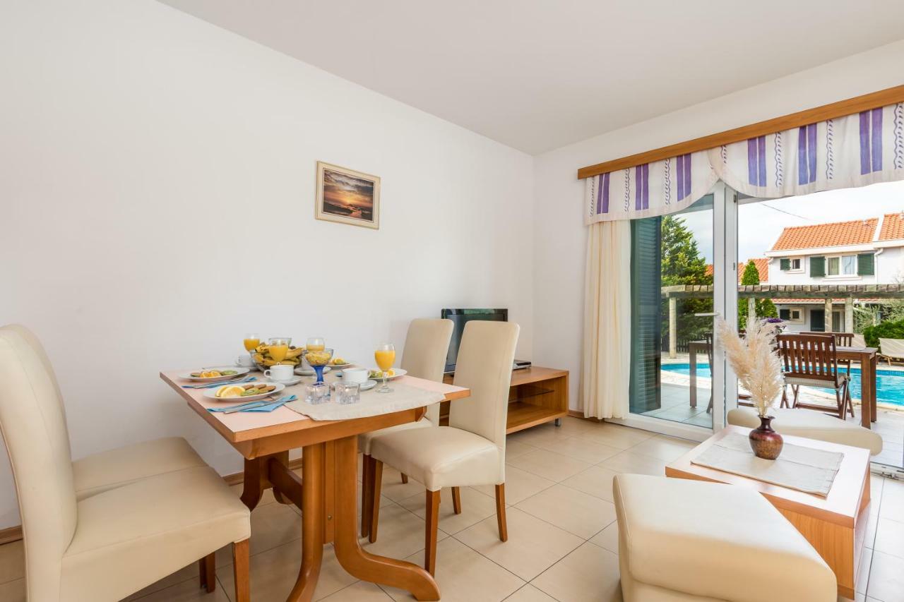 Villas Kampor Екстериор снимка
