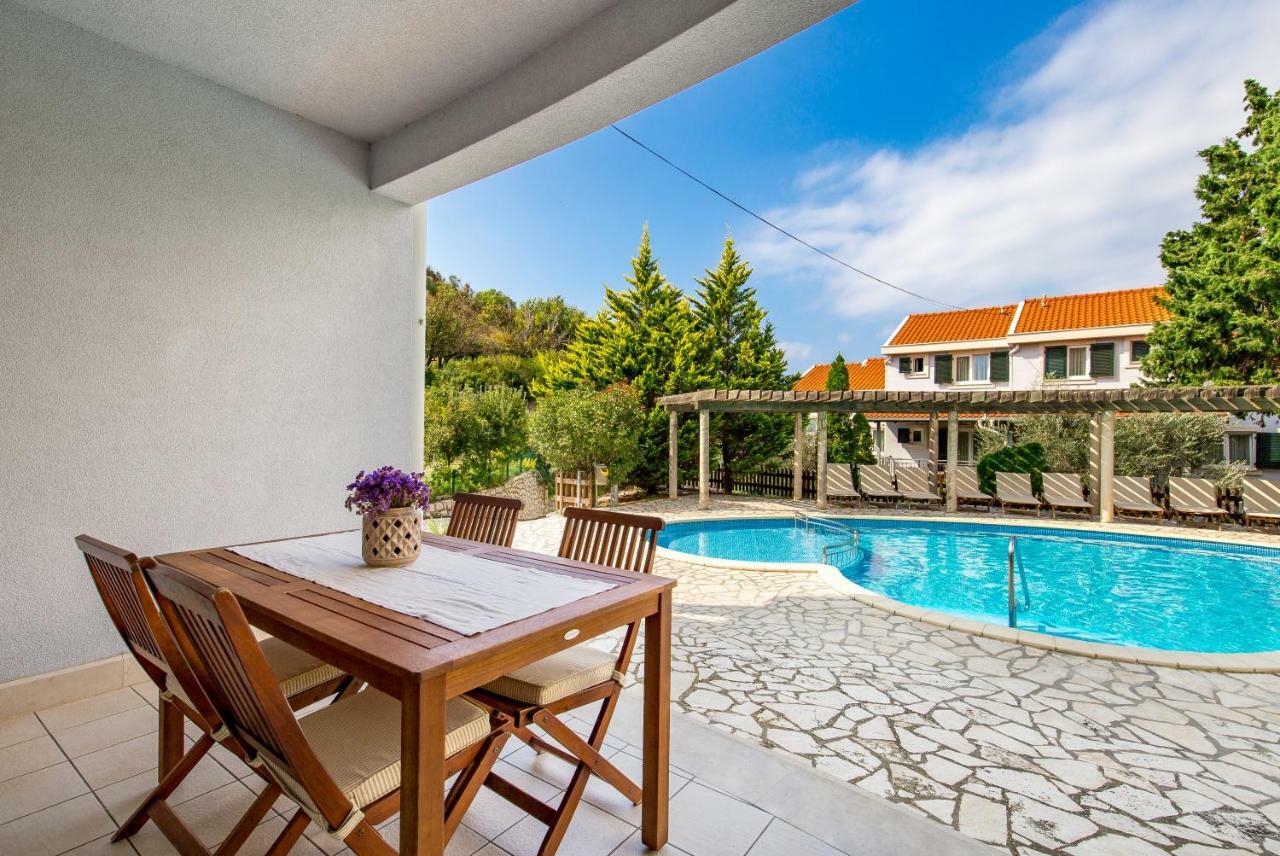 Villas Kampor Екстериор снимка
