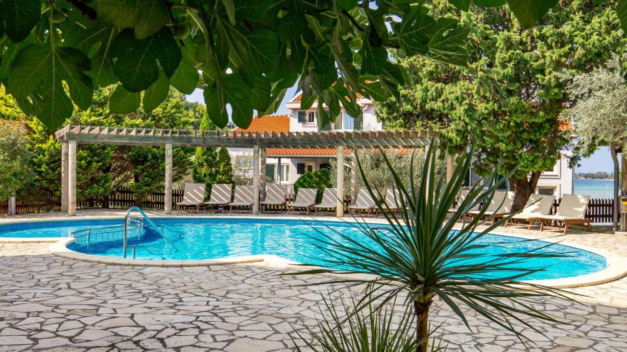 Villas Kampor Екстериор снимка